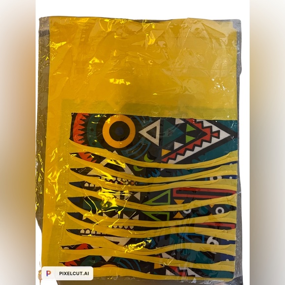 100% authentic African Ankara print T-shirt design. Made in Ghana 🇬🇭 . - Picture 3 of 8